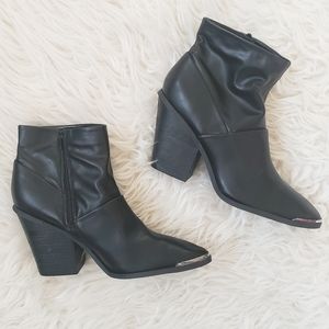 Report Jude Black Ankle Pointy Toe Boots